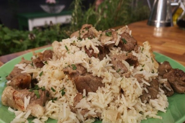 Του ονείρου: Αρνίσιο μπούτι με ρύζι από τον Λίβανο – Συνταγές