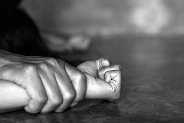 Κρήτη: Προφυλακίστηκε ο 33χρονος που κατηγορείται για το βιασμό 32χρονης στα Ανώγεια – Ένταση στα δικαστήρια