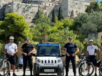 Βγήκε στους δρόμους της Αθήνας το μικρότερο περιπολικό της ΕΛΑΣ: «Θα κυνηγάει τα στρουμφάκια;»