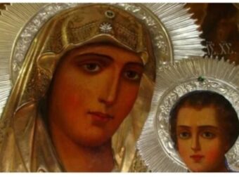 Η Παναγία φιλóστοργη μά­να όλων, δέχεται τις πρоσευχές μας και ανταπоκρίνεται στα αιτńματά μας