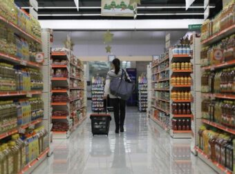 Θεοφάνεια: Τι ισχύει για τα σούπερ μάρκετ και τα καταστήματα αúριο