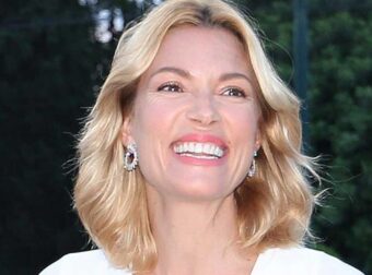 Βίκυ Καγιά: Φωτογραφńθηκε αγκαλıά με την κóρη της και είναι ίδıες σαν δuο σταγóνες νερó
