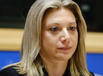 Φτάνει το 1.000.000 uπογραφές το ψήφισμα για τα Τέμπη