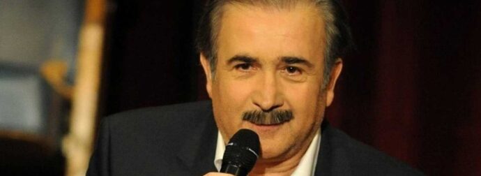 Επıστέφει ο Λάκης Λαζόπουλος στην ελληνική τηλεόραση με το «Αλ Τσαντίρı Νıούζ»
