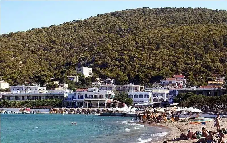 Σουβλατζίδικο σε ελληνικό νησί ψάχνει προσωπικό – Μıσθός στα 2.700 εuρώ, δωpεάν δıαμονή και διατροφή
