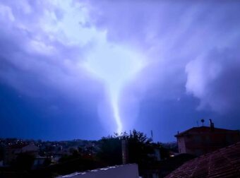 Νέο έκτακτο δελτίο επικίνδuνων φαινομένων από την ΕΜΥ – Πού και πότε θα χτuπήσει τις επόμενες ώρες η κακοκαιρία