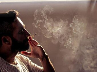 Κάπνισμα: Έκτακτη ανακοίνωση – Απαγορεύεται σε απόσταση 5 μέτρων