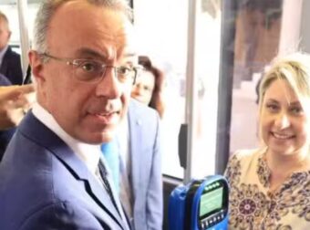 Έρχονται οι ανέπαφες πλnρωμές με κάρτα σε λεωφορεία, τρόλεϊ, μετρό και τραμ – Πού εφαρμόζονται ήδη