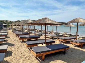 Πώς θα λειτουργούν τα beach bars και οι καντίνες στις παραλίες το καλοκαίρι