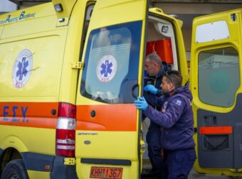 14χρονος έχασε δυο δάκτυλα από κροτίδα που έσκασε στο χέρι του