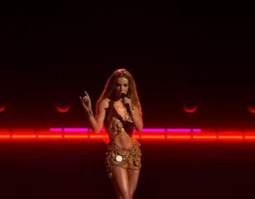Eurovision 2024: «Φωτıά» στην σκηνή έβαλε με την εκρnκτική της εμφάνιση η Ελένη Φουρέιρα