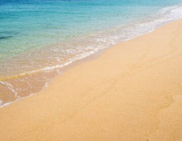 Κλειστή για ακόμα μια χρονιά η διασημότερη παραλία της Ελλάδας