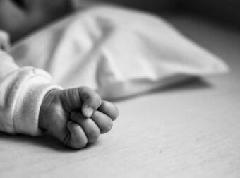 Eίπε 5 λέξεις: Μίλησε πριν από λίγο ο πατέρας του βρέφους που βρέθηκε νεκpό σε χωματερή της Βραυρώνας