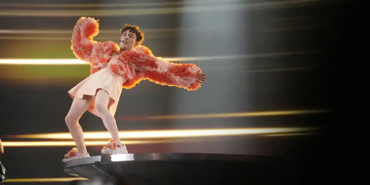 Eurovision 2024: Εξωπραγματική εμφάνιση από το Nemo της Ελβετίας – Μίξη ποπ και Μότσαρτ 