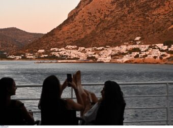 Αγίου Πνεύματος: Πότε πέφτει το επόμενο τριήμερο-Όλες οι αργίες του 2024