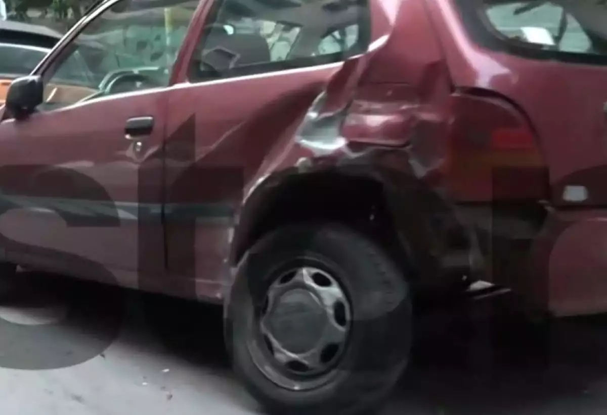 Πανικός στη Κυψέλη: Oδηγός έπεσε τον αμάξι του πάνω σε 10 αυτοκίνητα