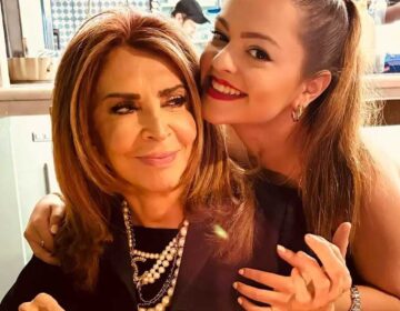 Μιμή Ντενίση: Με την κόρη της, Μαριτίνα Ντενίση στα 71α γενέθλιά της