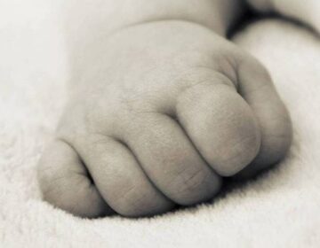 Νεκρό 4 μηνών βρέφος στο Διδυμότειχο – «Το βρήκα με αφρούς στο στόμα» λέει η μητέρα