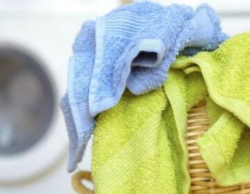 Πετσέτες που μυρίζουν άσχημα ακόμα και μετά το πλύσιμο: Ο τρόπος για να τις κάνετε να μοσχοβολάνε