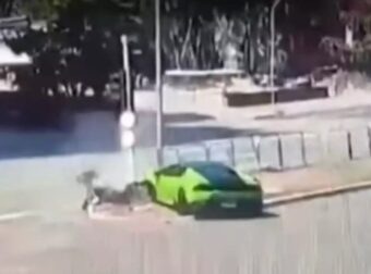 Οδηγός ρίχνει τη Lamborghini του πάνω σε μοτοσικλετιστή που τοu έκλεψε το Rolex