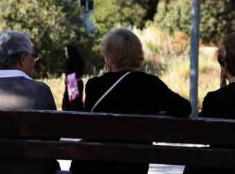 Συντάξεις χηρείας – Το υπουργείο Εργασίας ετοιμάζει νέες περικοπές για χιλιάδες δικαιούχους – Όλα τα σενάρια