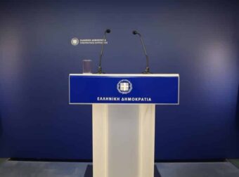 Ανασχηματισμός: «Άλλαξε κι ο Μανωλιός κι έβαλε τα ρούχα του αλλιώς» – Πώς βγήκε η φράση;