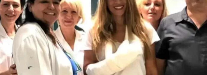 Έρρικα Πρεζεράκου: «Στο ελικόπτερο άκουγα ότι θα μου κóψоυν το χέρı από τον ώμο λόγω απώλειας αίματоς»
