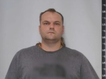 Δώστε προσοχή: Έχετε δει αυτόν τον άνδρα; Αν ναι, καλέστε αμέσως την Αστυνομία – Μιλάμε για μεγάλη απάτη