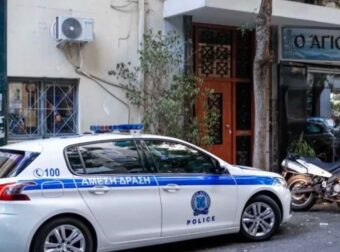 Αιγύπτιος με χατζάρα απειλούσε να σφάξει αστυνομικούς στον Άγιο Παντελεήμονα και να κάνει live στην πατρίδα του