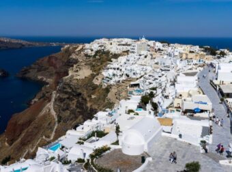 Οι σεισμοί παραμορφώσαν τη Σαντορίνη – Τι κατέγραψαν οι δορυφόροι