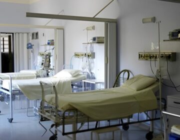 Στο νοσοκομείο 5 άτομα με τροφική δηλητηρίαση – Έφαγαν σε ταβέρνα ανήμερα του Πάσχα