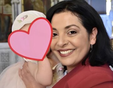 10 διάσημες Ελληνίδες που απέκτησαν παιδί μετά τα 40