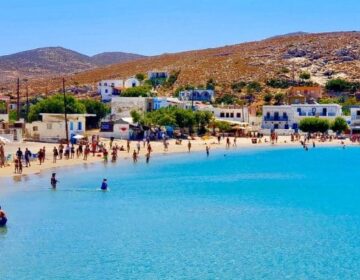 Ανέγγιχτος παράδεισος, ναός ηρεμίας: Το ελληνικό νησάκι – έκπληξη που ο Τζεφ Μπέζος πέρασε καλύτερα από τη Μύκονο