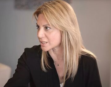 Καρυστιανού: «Ο κόσμος διαδήλωσε γιατί κατάλαβε ότι η ζωή στην Ελλάδα δεν αξίζει ούτε όσο ένα εισιτήριο τρένου»