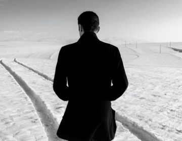 Το σύνδρομο του «ευεργετηθέντος αχάριστου». Όσο πιο πολύ βοηθάς κάποιον τόσο πιο πιθανό είναι να τον βρεις απέναντί σου