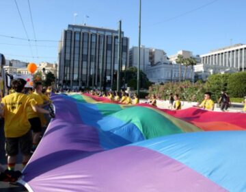 ΣτΕ: Συνταγματικός ο γάμος ομόφυλων ζευγαριών με δικαίωμα υιοθεσίας