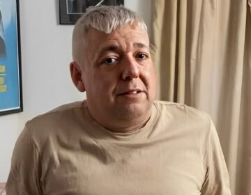 «Είμαι ένας 47χρονος παpθένoς – και δεν ντpέπομαι για αuτό»