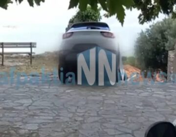 Απίστευτο περιστατικό στη Ναύπακτο: Το GPS έστειλε τουρίστα οδηγό σε σκάλες και τις κατέβηκε με το αυτοκίνητο