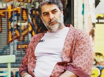 Χαμός με τον Βασίλη Μπισμπίκη – Πόζαρε με κόκκινες γόβες και διχτυωτές κάλτσες