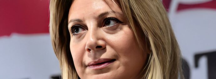 Άστραψε και Βρόντηξε η Καρυστιανού σήμερα – Είπε με λίγες λέξεις αυτά που δεν τολμάει κανένας 