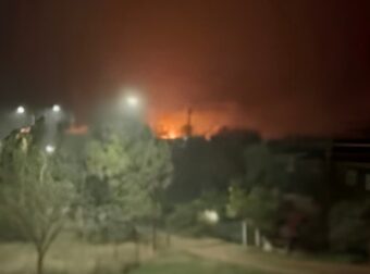 Αλεξανδρούπολη: Φωτιά σε δασική έκταση από κεραυνό κοντά σε σπίτια