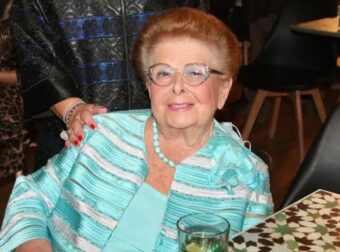 Βέφα Αλεξιάδου: Σε παζάρι στον Ελαιώνα βρέθηκαν να πwλούνται προσωπικά αντικείμενά της