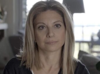 Ασταμάτητη η Καρυστιανού – Η νέα κίνηση της για να ρίξει και να «τελειώσει» την κυβέρνηση