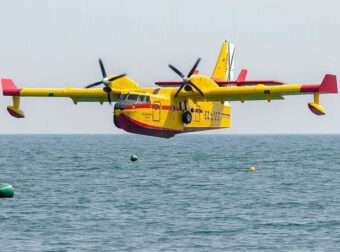 Η Ελλάδα στέλνει δύο Canadair στην Αλβανία για να συνδράμει στη μεγάλη πυρκαγιά