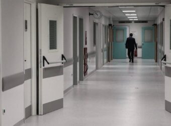 Σοκ: Σορός ηλικιωμένου σε προχωρημένη σήψη εντοπίστηκε στην ταράτσα του νοσοκομείου