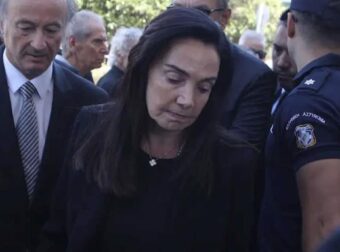 Λένα Σαμαρά: «Σε μια άδεια εκκλησία η Γεωργία Σαμαρά έκλαψε με λυγμούς πάνω από το φέρετρο της κόρης της»