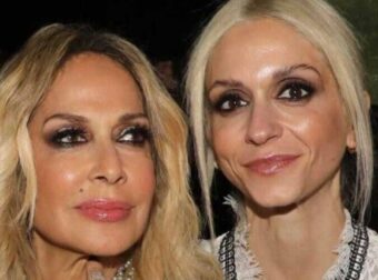 Σοφία Καρβέλα: Η selfie φωτογραφία με την Άννα Βίσση από τις διακοπές τους στη Λέρο