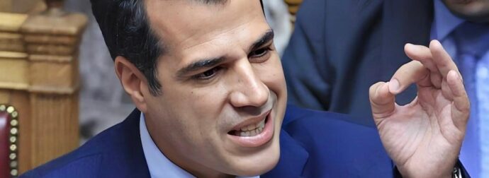 «Φόρτωσε» ο Πλεύρης: Θέλει να στέλνει πίσω στη χώρα τους όλους τους μετανάστες