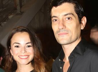 Ο Αργύρης Πανταζάρας φωτογράφισε τσıτσiδı τη Σίσσυ Τουμάση στην παραλία