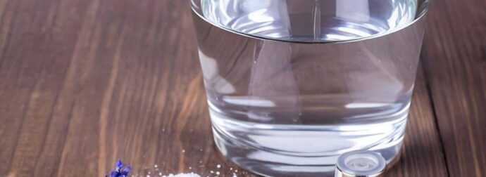 Ανακατέψτε έλαιο λεβάντας και μαγειρική σόδα σε ένα ποτήρι νερό και απλώς αφήστε το στο δωμάτιο που συνήθως βρίσκεστε. Δείτε τι συμβαίνει